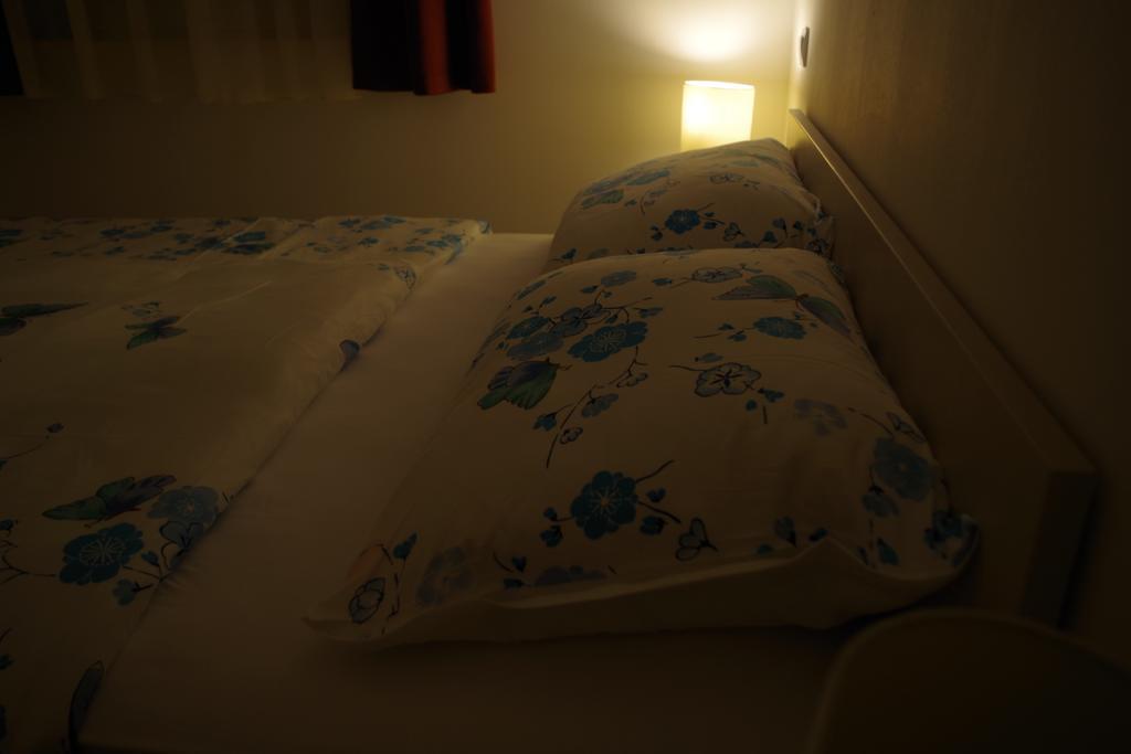 Villa Palas Apartments Рогозница Стая снимка
